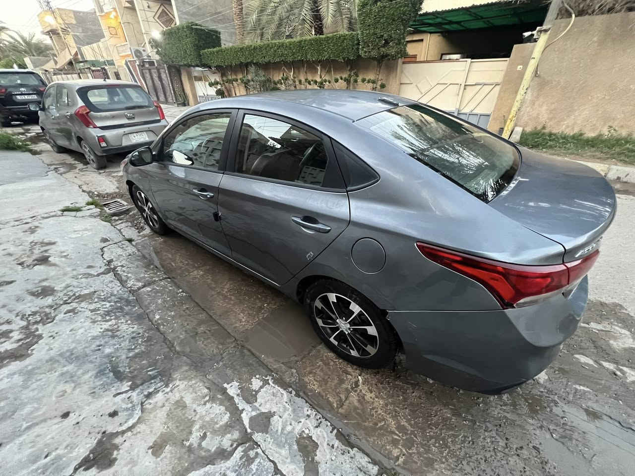 اكسنت 2018
محرك 1600 
هزه جديده
 باسمي 
وارد امريكي
 السونار موجود بلصور
 كير ومحرك كفاله
 صدر جديد
 تخم تاير جديد 
مكان السياره بالنهار  غزاليه
بالليل منصور 
*********** هذا الرقم بي واتس اب ممتواجد فيس
السعر 90 وبيها مجال بسييييييط
