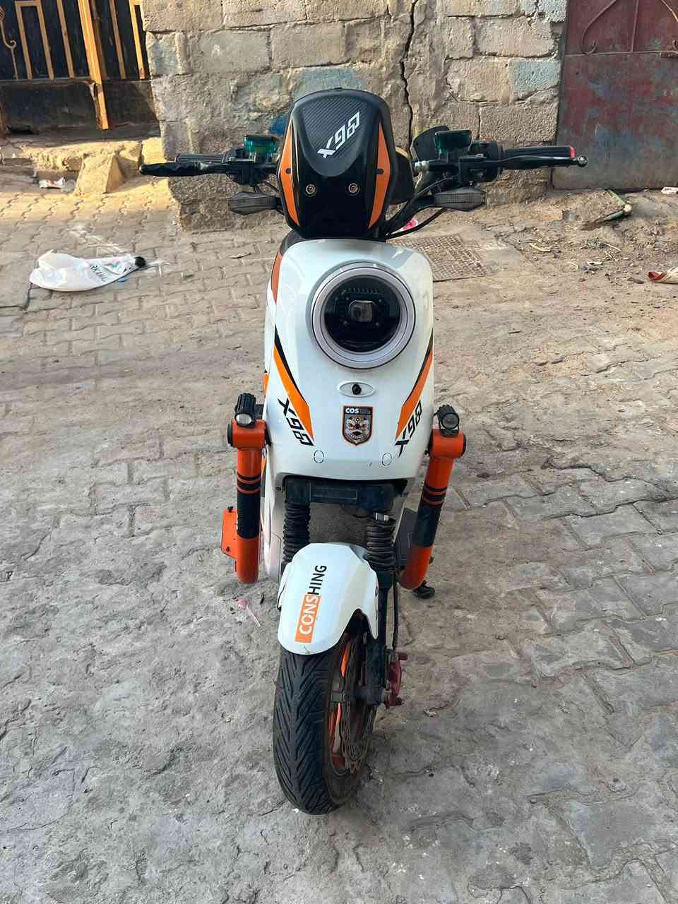دراجة شحن x900 للبيع كامله مكمله وبطاريات بعدها بحيلهن ب375الف وبيها مجال رقمي(***********)
