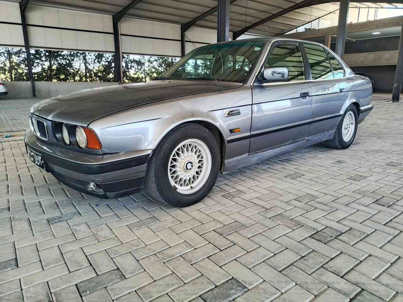 بۆ فرۆشتن یان گۆرینەوە  bmw  1994 پێش پان تایەو ویل موشەبەک نمونە لە جوانی بێ دەعمو لێدراو شەپۆلێکی تیانیە  525  کەپس تۆماتیک  بێ تەقەو رەقەو تندو تۆڵ ئارم هەولێر  بەشەرتی ئەوەلیات  نمونەیە لە جوانی  نەرمە یاتاقێکی تیایە   *********** هەموویم نوسیوە مشتەریت تەلەفون بکە . السليمانية, العراق
