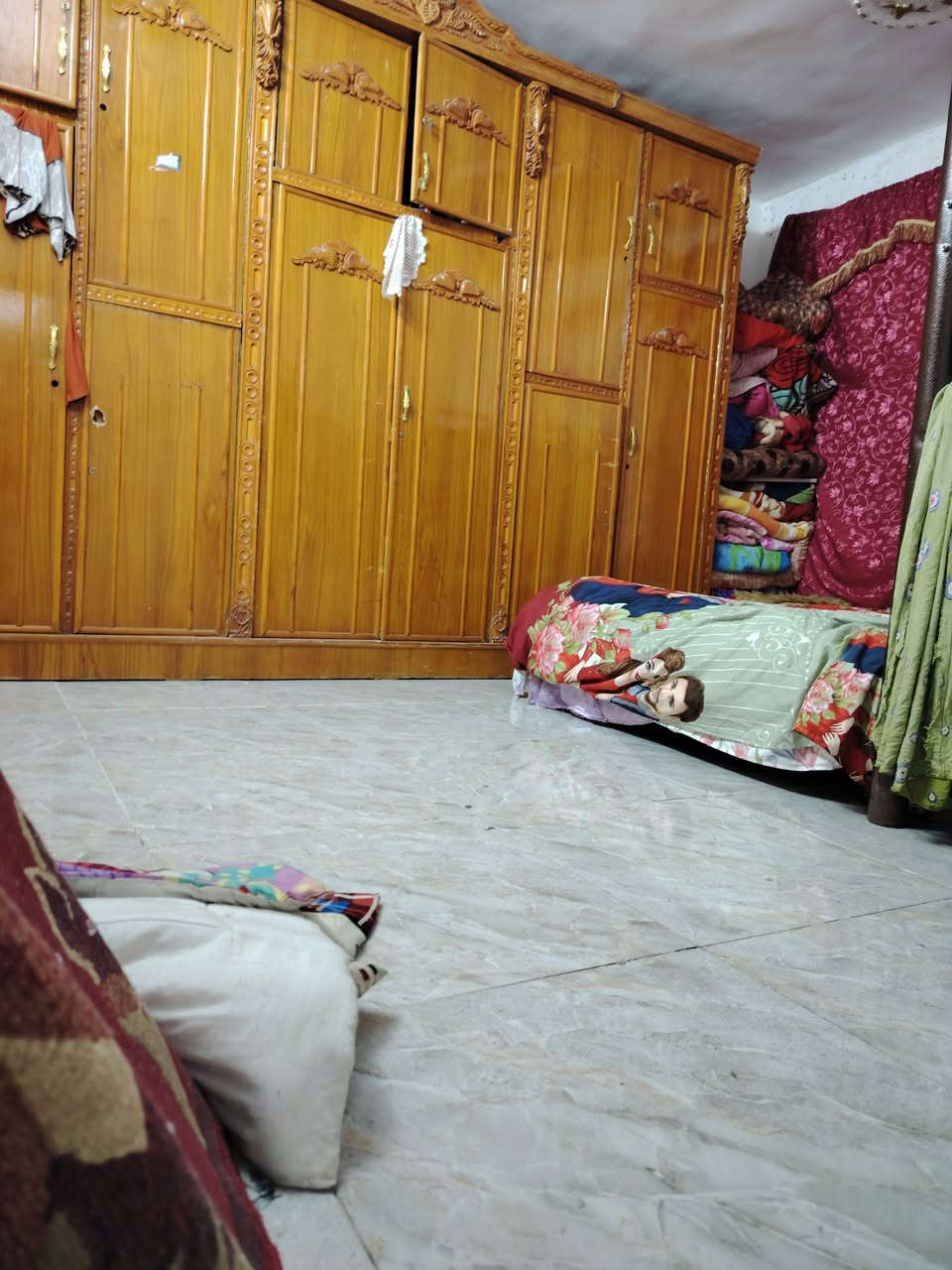 السلام عليكم ورحمة الله وبركاته وجمعه مباركه على الجميع نعرظ إليكم بيت في منطقة الحميديه بالقرب من المستوصف و المدرسه بيت طابق ونص مساحته 120 متر الأكثر استفسار الاتصال على الرقم *********** وبيه وتساب واني بخدمة الشراي
