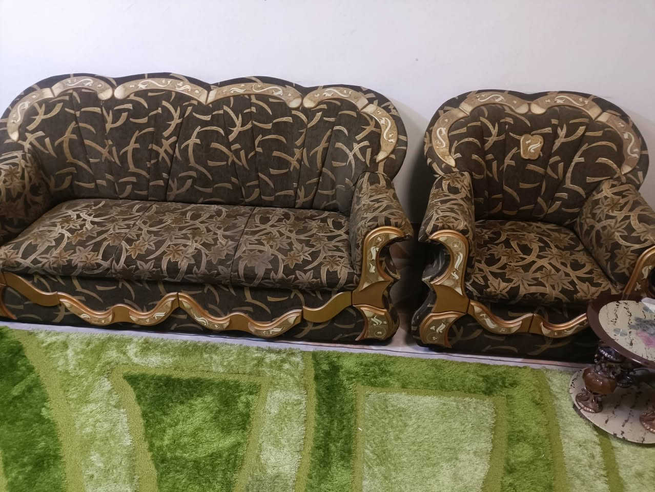 تخم  للبيع في منطقة الحسينية  
متكون  من عشرة مقاعد مع الطبلات زجاجية من خمس قطع
للاستفسار ع هذا الرقم ***********
السعر 275. الف 
للعلم التخم جدا نظيف
