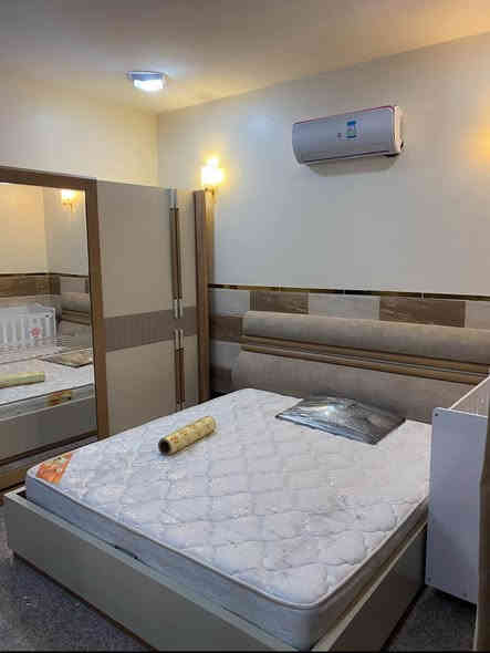 سلام عليكم شقه للايجار طابق  ثاني مكان كريعات شارع المعارض مقابيل الموارد المائيه الشقه جديده كلش كامله اي نقص مابيهه حجر مرمر ماطور ماء كيزر تانكيً بيهه واير سحب كامل بيهه ٤ انبير من ضمن الايجار يعني كهرباء كامله وبيهه خط انترنيت ونت كامله  السعر  ٤٠٠  ألف  الاتصال*********** 
***********
غرفه نوم وصاله مطبخ بلكونه خدمات الشقه كلش جديده ومرتبه وفقط عوائل بغداد
