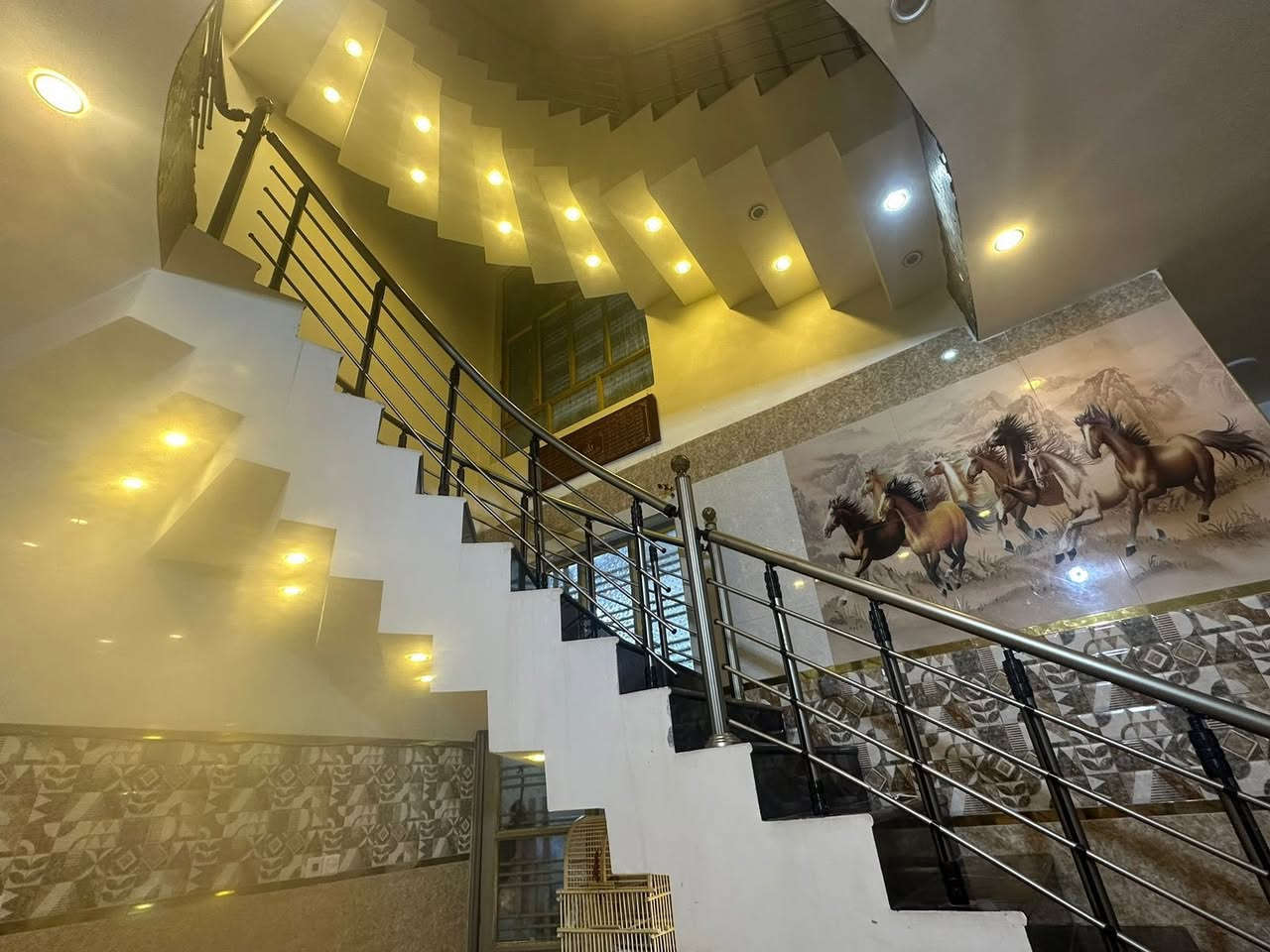 سلام عليكم
للبيع 120 متر 

الواجه 6

النزال 20

طابقين ونص يحتوي على اربع غرف

موقع ضياء الحلفي 

للاستفسار ***********
