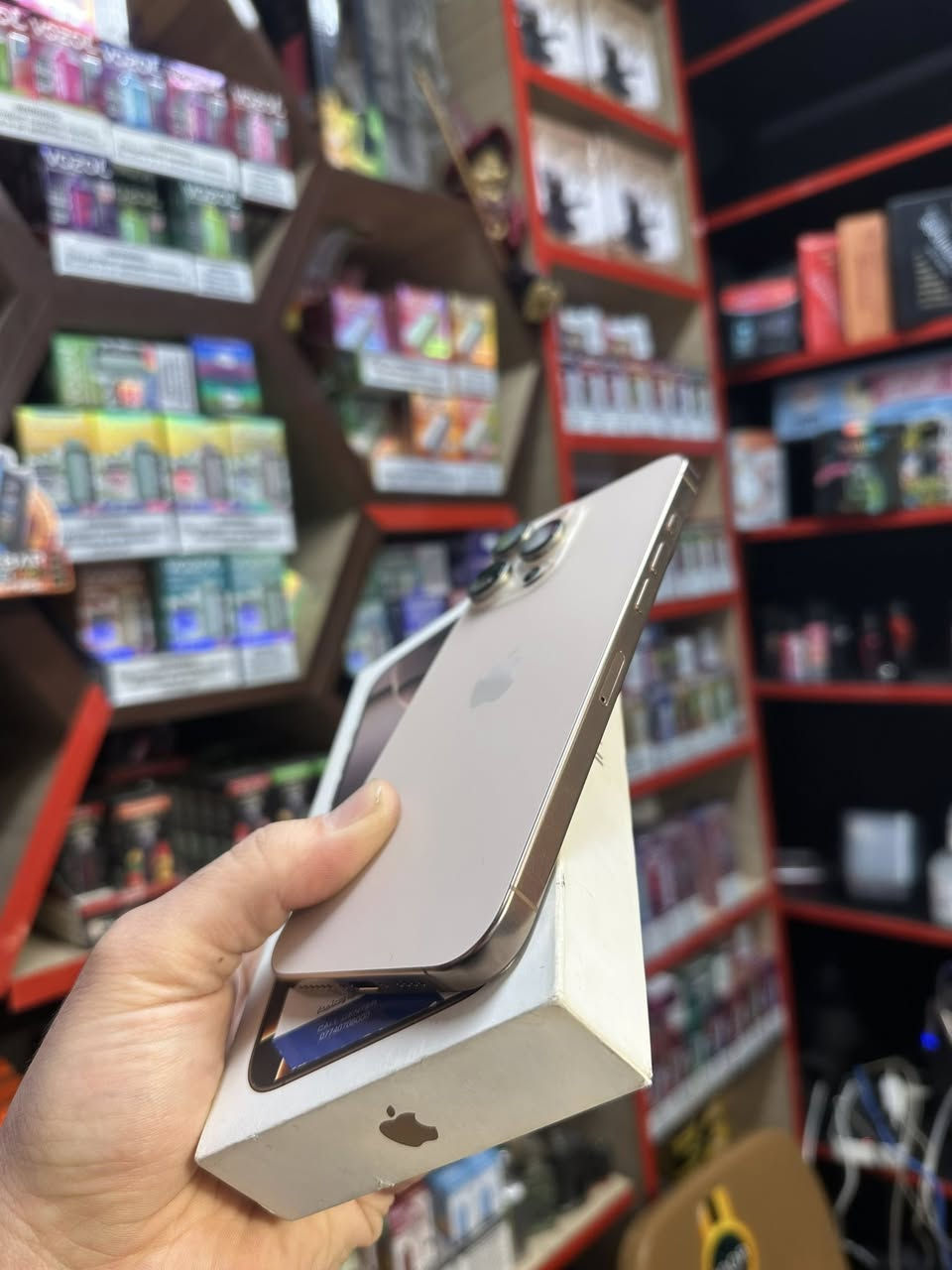 ايفون 16 برو ماكس دبل سيم ذاكرة 256 
بطارية 95 نموذج ZA  نظافة 100‎%‎ السعر مليون 330
***********
