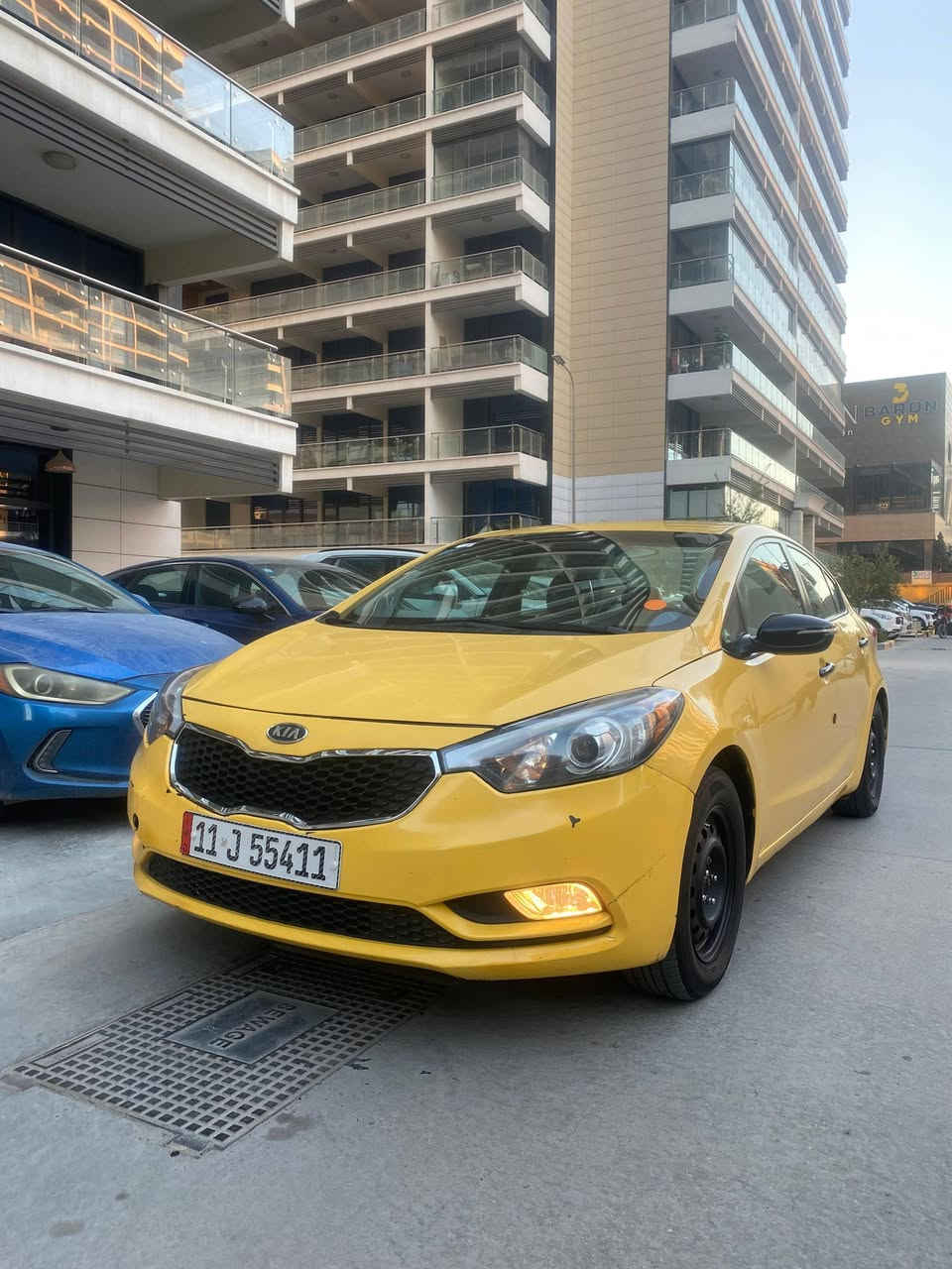 من رخصت مدير الكروب
السلام عليكم للبيع كيا فورتي موديل ١٤ صفره رقم بغداد 
حادثها بنيد السياره جاهزه للأخير 
دوشمه عام تخم تاير تخم ويل 
ربع متصرف عليها 
السياره رقم انكليزي بسمي ثاني يوم تحويل مصفره هيئه 
السعر ١٠٤ وبيها مجال شي قليل للشراي 
مكاني بغداد البياع حي الري 
رقم *********** بيه واتساب
