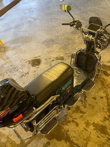 سلام عليكم 
دراجة كهربائية شحن نوع ماسه هارلي ٢٠٢٥
المواصفات:
بطاريات الكبيره عدد ٦ يجي ٢٠ امبير ٣٠ فولت يمشيك ساعتين بمسافة ٦٠ كيلو
يمشي ٩٩ الحقيقي ٩٢ 
نوع مميز مخصص للحمل الثقيل يركب ٣-٤ نفرات
بطاريات ما مبدل دراجة نظيفة كلشي وما مبدل بيها برغي 
ما بيها اي عطل كهربائي كلشي بيها شغال الشاحنة مالتها الاصليه ماسه وبوكس وياها هدية
بريكات دسك امامي خلفي دهن 
السعر ٧٠٠وبيها مجال
