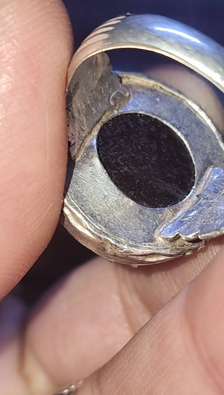 خاتم جزع بقري مصوره قلب واضح قديم جدا للبيع سعر خاتم ١٠٠ الف يوجد توصيل كافه محافظات


**إذا كنت صاحب هذا الإعلان وتريد حذفه لأي سبب، رجاءا أرسل رسالة إلى الدعم الفني**