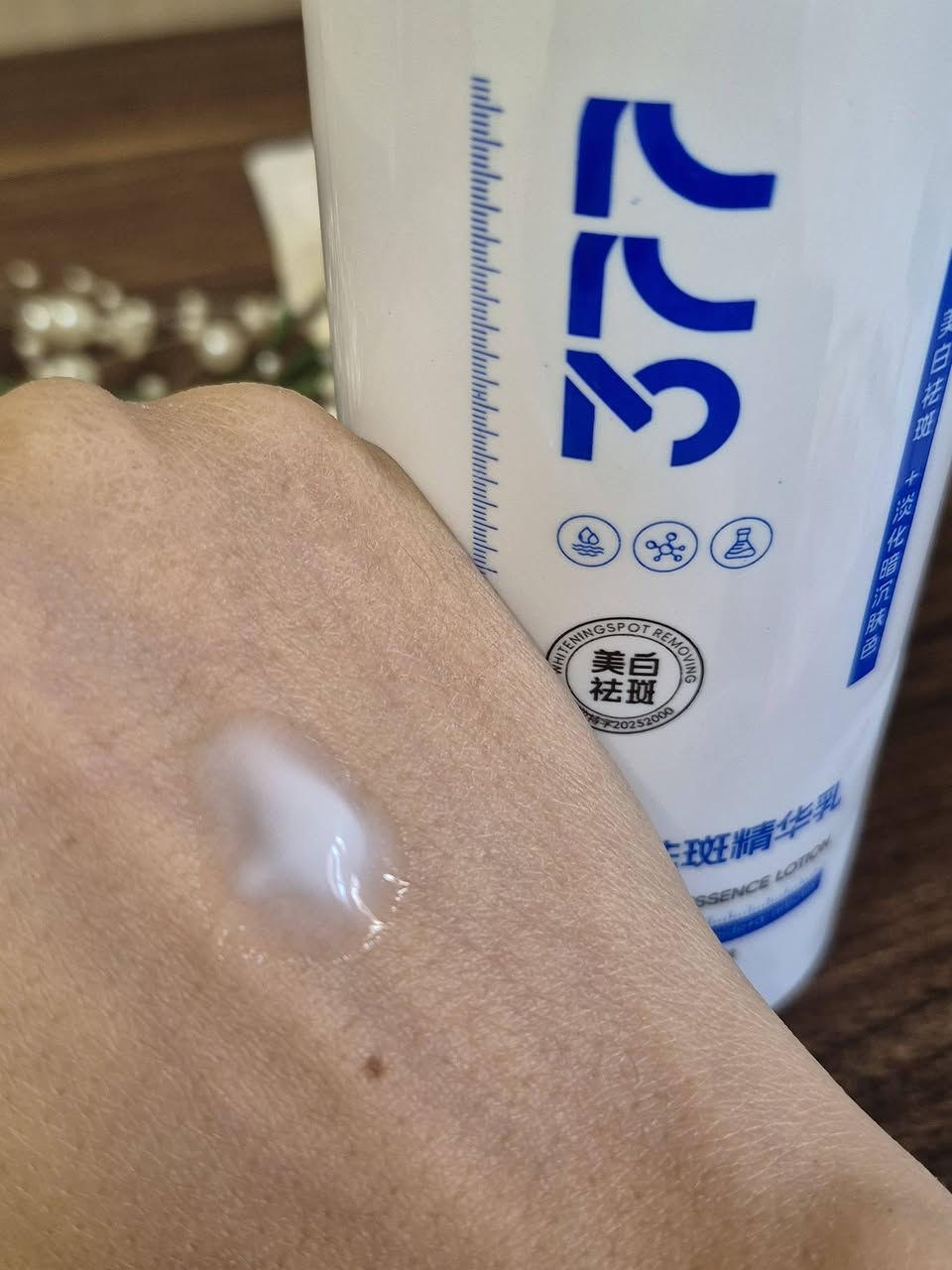 هذا رئي الزبونه بمرطب الجسم وطبعا كل الي اخذو منه يمدحون بي مرطب جسم يجننن ويمتصه الجلد بسرعه بحيث كبل تحسين بلنعومه الي تصير بلجلد وعطرة كلش كلش خفيف ويعالج الجلد سعر العلبه ب٥ حته تكدرون تستعملون للوجه لان بي نياسناميد وبي ثري يوحد لون البشرة ويفتحها 
أكثر وحده تتفاعل تفوز كل خميس وحده تفوز


**إذا كنت صاحب هذا الإعلان وتريد حذفه لأي سبب، رجاءا أرسل رسالة إلى الدعم الفني**