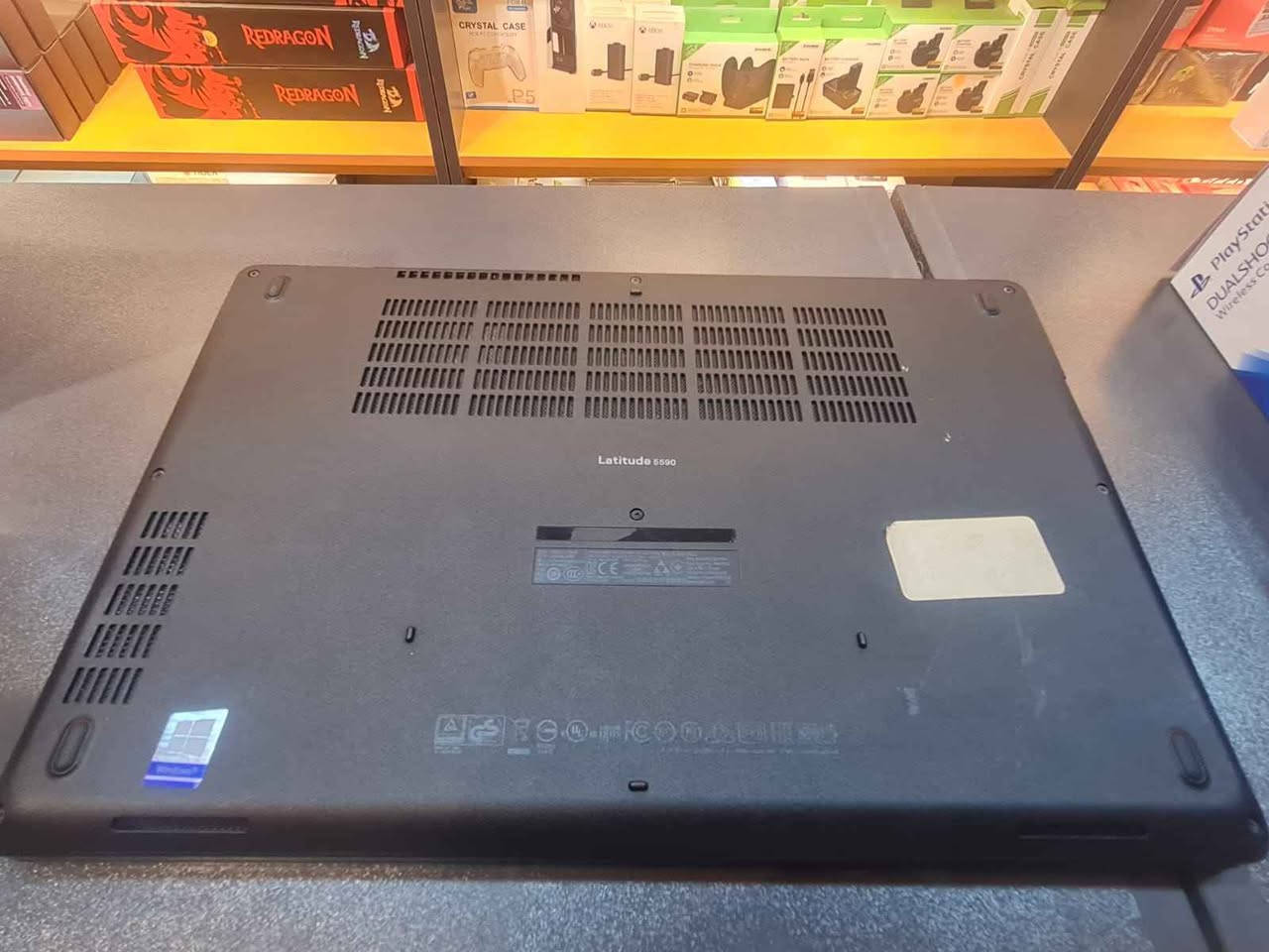 Dell Latitude 5590
 i7 الجيل الثامن
 رام 16GB
 SSD 256GB سريع
 شاشة 16 إنج
 Windows 11 Pro
ملاحظة: الشاشة لمس بغداد, العراق


**إذا كنت صاحب هذا الإعلان وتريد حذفه لأي سبب، رجاءا أرسل رسالة إلى الدعم الفني**