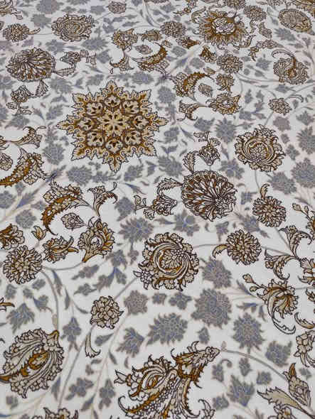 فەرشی ئێرانی ئەنواع نەخش و مۆدێل 1200شانەی کاشان 
تراکومی 3600
زەمانی 7ساڵی هەیە دەرەجەیەک
بەنی ئەڵمانی 
12ڕەنگ 
42کیلۆ 
قیاسی 3×4ودوونیو بەسێ ونیوی هەیە 
باشترین جوری داو دەزو بەشۆردن تێک ناچێت 
لە%100اکلوریک 
داشکاندنی بۆ کراوە  بۆ 300هەزار قوفڵی  بەبێ معاملە 
پرسیاریش بکە بۆ ئەسڵی و بۆ نرخیش لەونرخە هەرزانتر نیە 
بەزەمانی دەرەجەیەکیش 
نەخش و مۆدێلی کەشی هەیە 
شوێن سلێمانی گەیاندن هەیە 
تازەن لۆکی کاشان دەستی دوونین
***********
