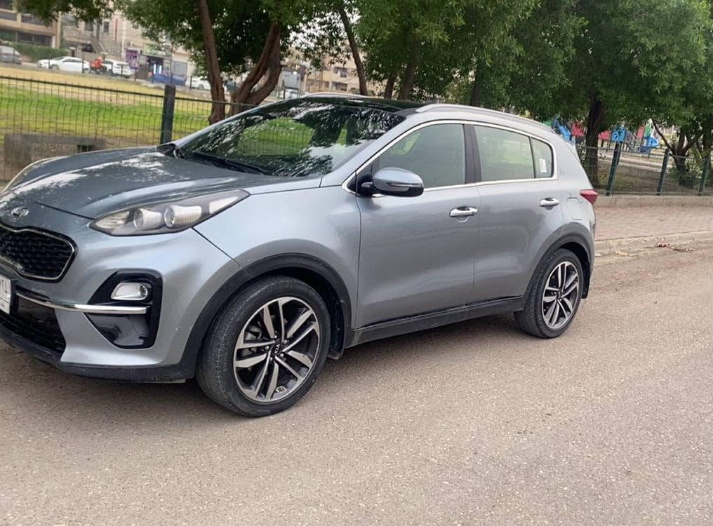 للبيع او مراوس. يالله 
كيا سبورتج خليجي موديل 2020 اللون رصاصي رقم بغداد وبأسمي تحويل ثاني يوم  وسنويتها ونافذة لغاية شهر 12 سنة2027
المواصفات
سقف بانوراما
 بصمة شاشة كبيرة أندرويد  تشغيل عن بعد  وكامره خلفيه وحساسات خلفيه 
كشنات جلد ومخمل تبريد قطعتين 
تحكم ستيرن جهتين
3 انظمة قيادة (سبورت /ايكو /نورمال)
الگير اوتوماتيك / عادي
مرايات جانبية شفط / اشاير بالمري
حساسات  مانع انزلاق
 بلوتوث + USB  
كشنات جلد ومخمل
حادثها بالعراق جاملغ امامي باب الصدر والباب عكس السايق و مصلح و مصبوغة حزام  
السعر 170 ورقة وبيها مجال للشراي   
  

السيارة محركها دوش 2000 
وارد خليجي ضربتها بغداد 
اشتريتها ع هذا الوضع بغداد, العراق


**إذا كنت صاحب هذا الإعلان وتريد حذفه لأي سبب، رجاءا أرسل رسالة إلى الدعم الفني**