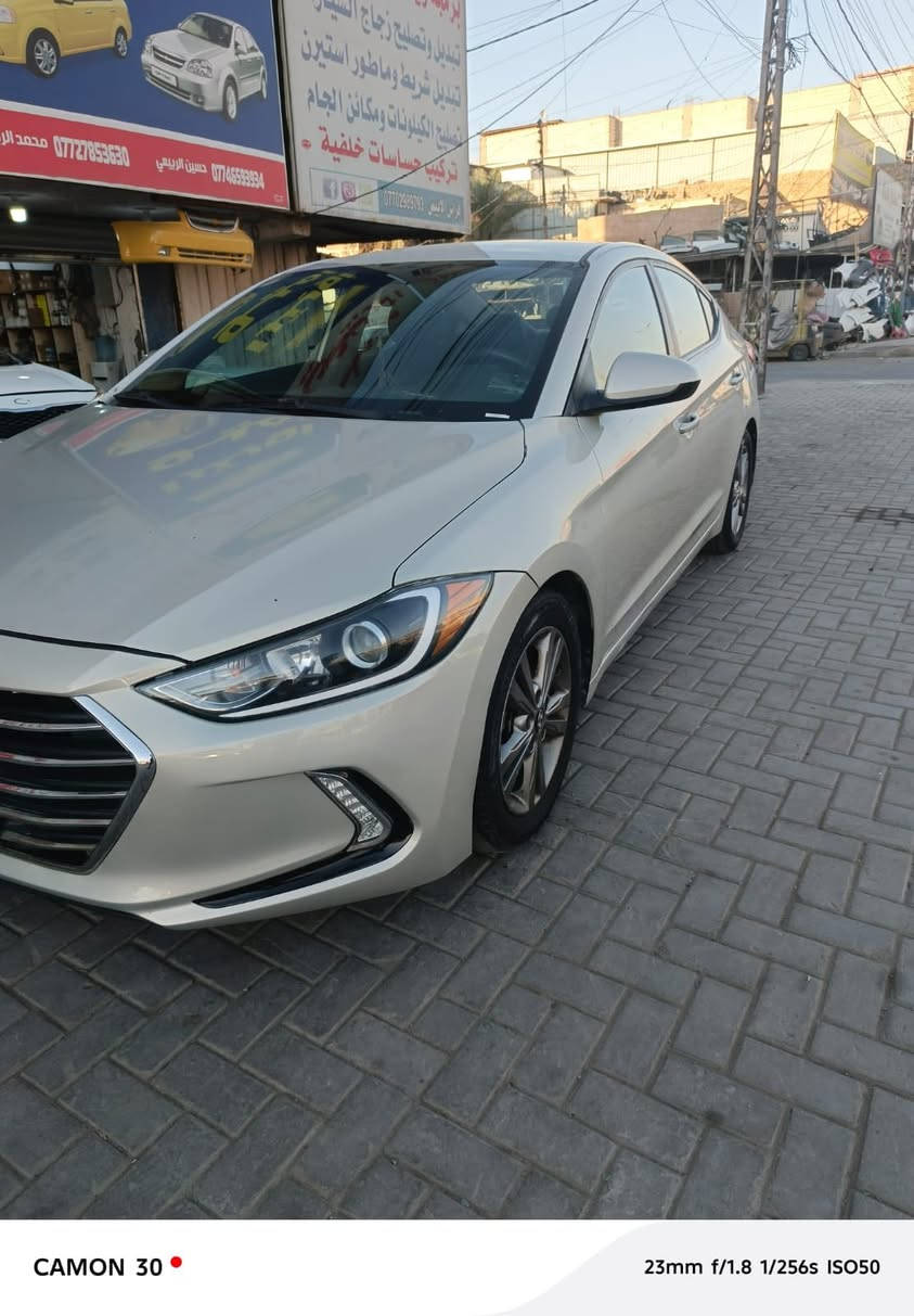 السلام عليكم 
النترا موديل 17 
محرك دوش 2000
حادث بنيد فقط بدون ايرباك
السعر 117 $
مكان بغداد 
للاستفسار اكثر الاتصال بالرقم ‏‭
0772 785 3630‬
مكلف بالنشر
