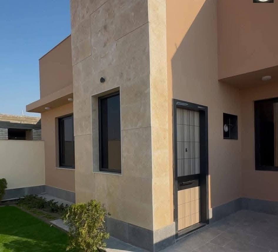 دار للبيع 

مجمع الشمس السكني 

مساحه 200م 

مرحلة الاولى 

استلام الدار 5 اشهر 

سعر شركه 185

واصل 59 

للاستفسار الاتصال 📞☎️ 

***********

***********

يتوفر عروض كافة المجمعات السكنية
