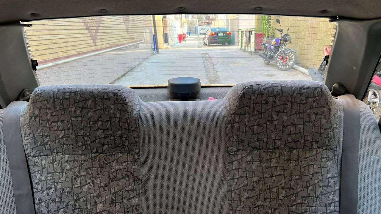 السلام عليكم سايبا 2015 مصبوغه حزام بدون ضرر للجماليه.. تخم تاير جديد باتري جديد... رقم جديد... هزه جديده.. سنويه  رقم بغداد  2030 باسمي... التبريد فقط مكان الفان الحاضن مكسر... كمبريسر غاز مضبوط.... محرك بي شويه خربطة بسب الايسي... مكان السيارة الثعالبة ***********.. السعر ٣٥ وبيه مجال
