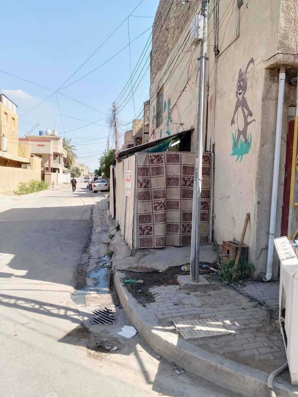 بيت للبيع ركن شارع البانزيخانه ع شارع تجاري المساحه 103للاستفسار اتصل ***********
