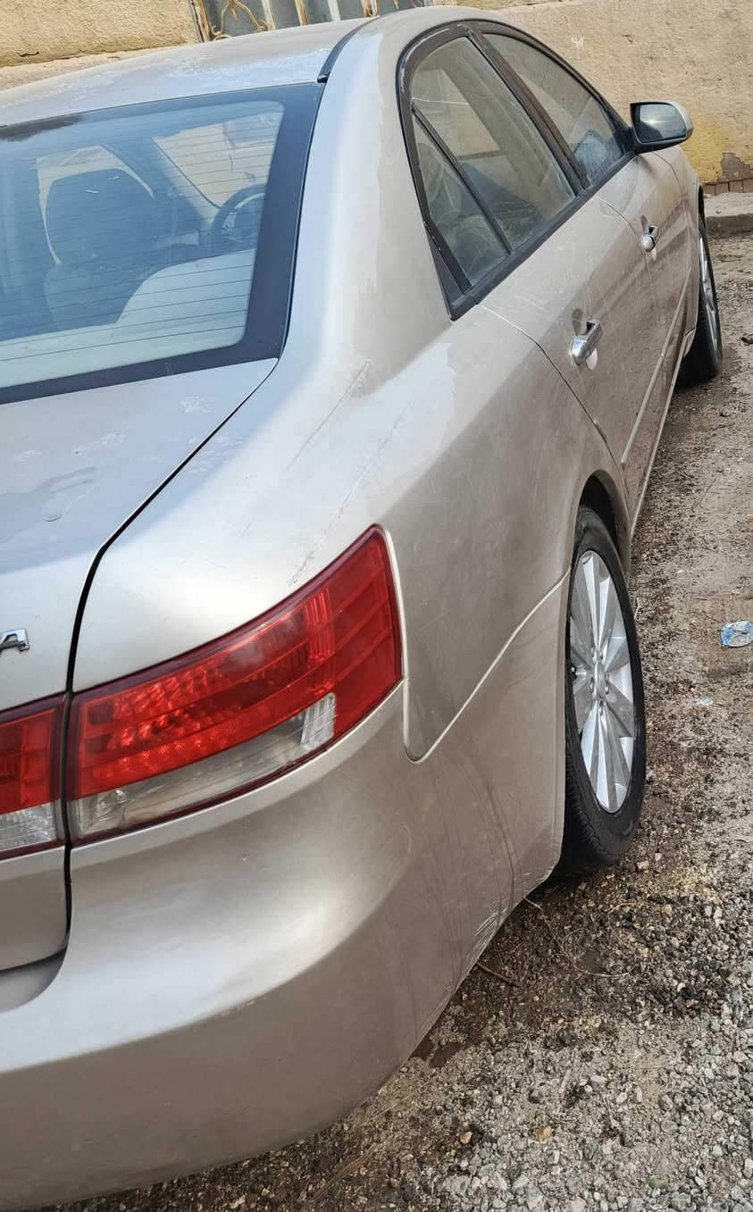 سوناته خليجي موديل 2008 مكفوله من الصبغ والضربه والتبديل فقط شخوط بسيطه مكينه 2400 رقم قادسيه انگليزي بسمي مكينه وگير وحداديه وتبريد كله جديد السعر 98 مكان السياره ديوانيه غماس للاستفسار ***********
