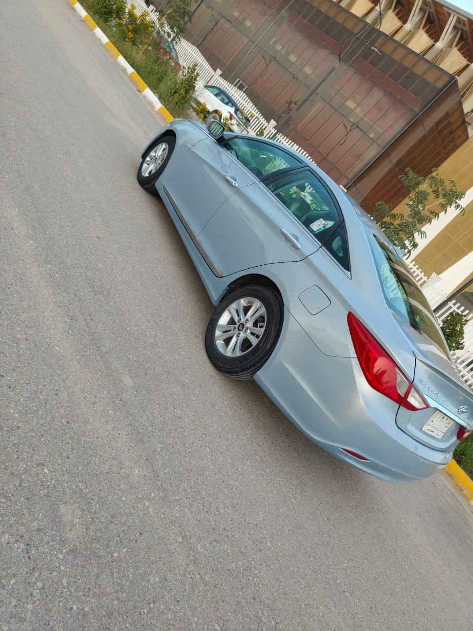 ***********  هونداي سوناتا 2013 وارد أمريكي حادثه تبديل بنيد فقط والباقي كفاله بدون اي ضرر داخلي رقمه ذي قار سنويه جديده مشروع وطني مكينه 2400 سعره 107 وبيه مجال بسيط مكاني اريدو
