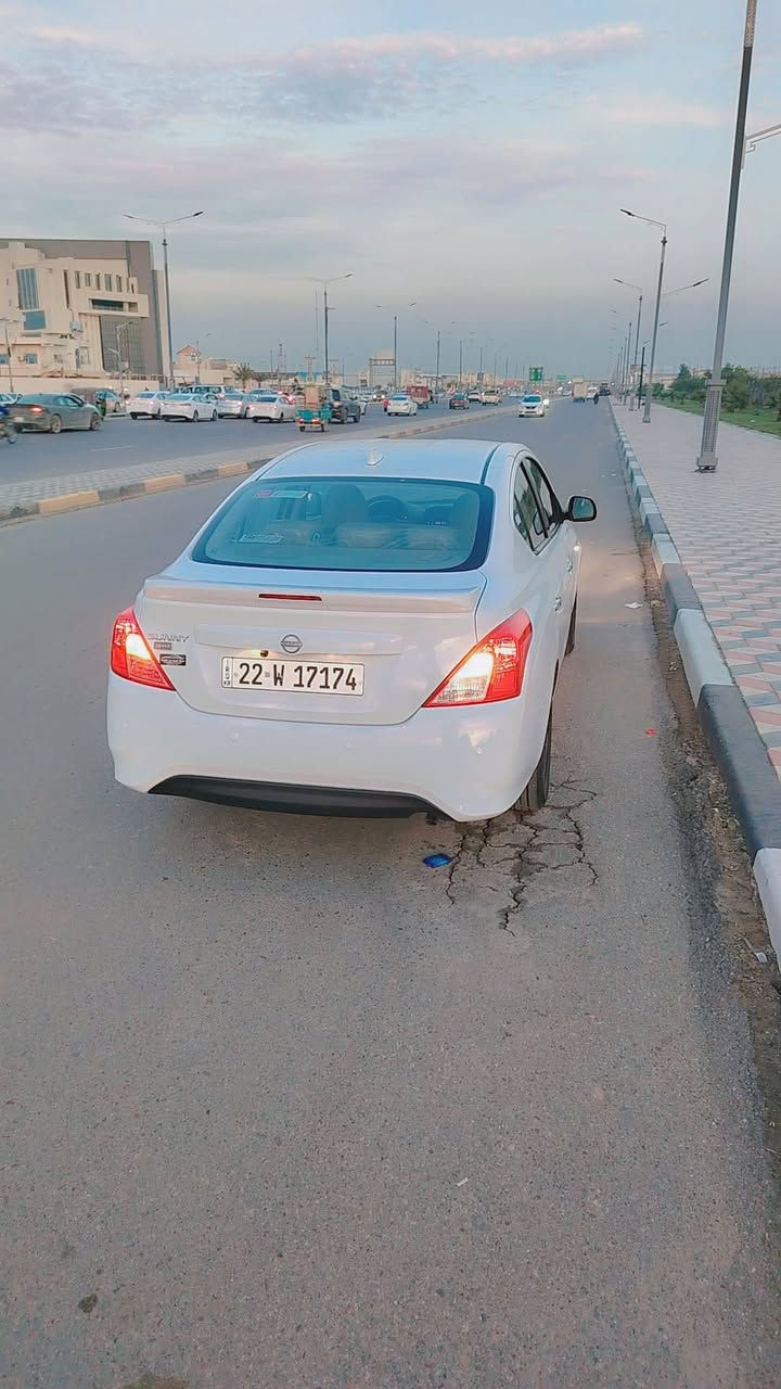 السلام عليكم نيسان صني هندي للبيع موديل 25 سياره كفاله عامه جديده ماشي 17 شركه نور البصره ومن الضمان السور  سعرها 125 وبيها مجال بسيط عنوان بصره وانا مكلف المنشور وهذا رقم صاحبها السياره ***********
