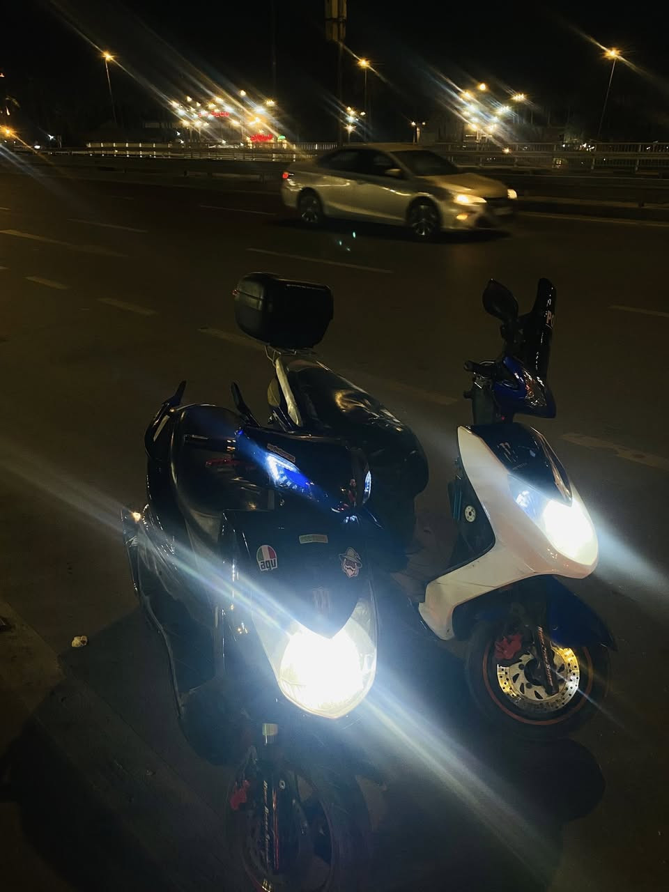 سكنس فحل نوزل للبيع دراجه عليها كلجات توبوTwbo وعليها صالنصه تيماكس وعليها اشاير لد وعليها دبلات رياضي شلعه معدل ١٢٠ مجفته تجفيت مضبوط وبلادي السعر 550 وبيها مجال للشراي المكان الدوره .***********
