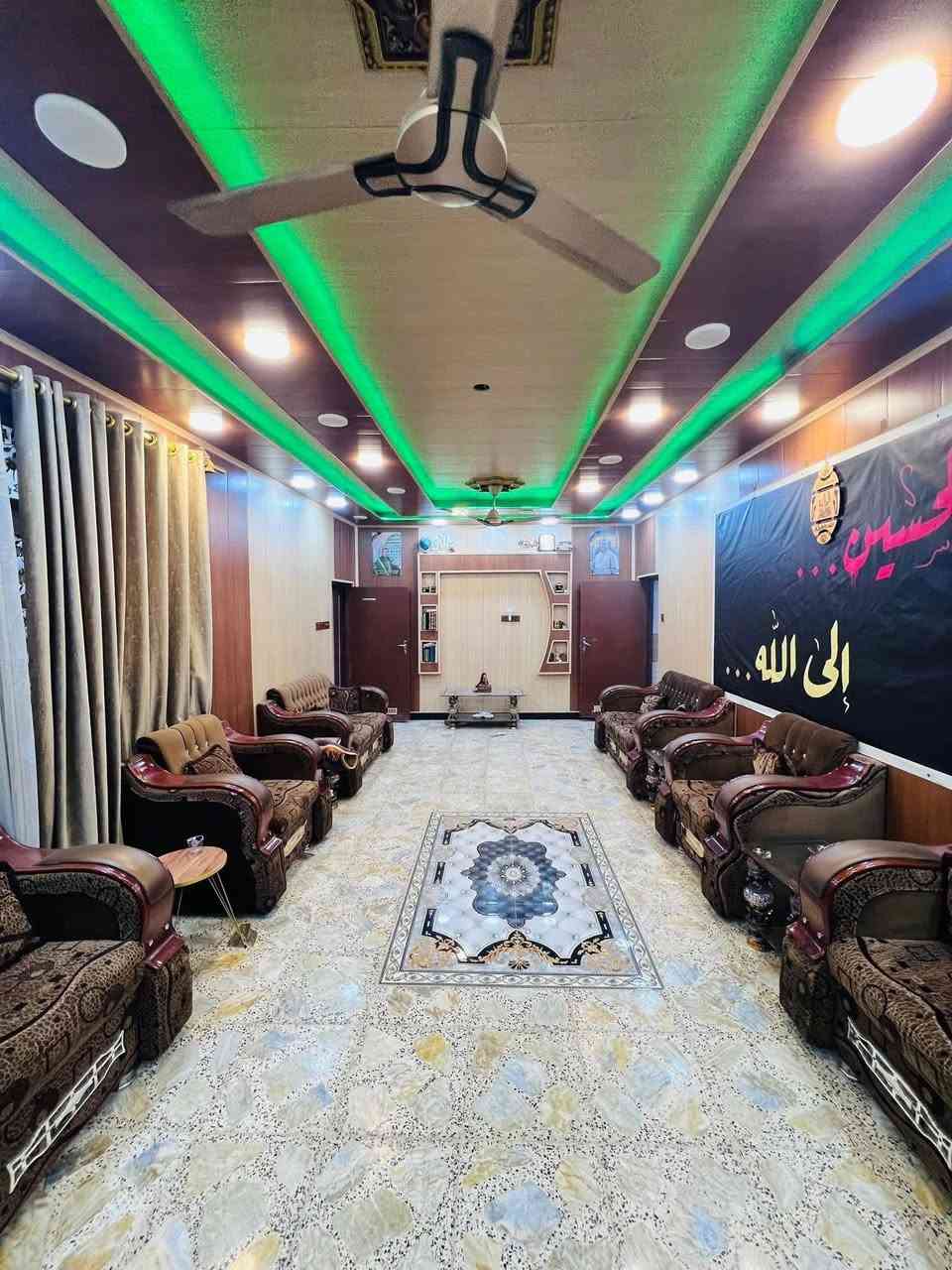 بيت للبيع 260 متر - طابو صرف 

النجف - حي ميسان - قطاع 14 ( على ساحة مشتل )

بناء صب كونكريت مسلح

يحتوي على

3 غرف وصالة واستقبال ومطبخ
وصحيات داخلية وخارجية ومكشوفات وطارمة وحديقة

#السعر 275 مع المجال

للاستفسار *********** مكتب القلعة للعقار
