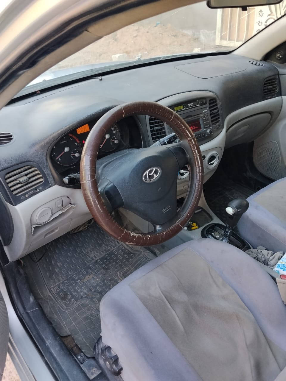 اكسنت ٢٠٠٩ رقم ديالى سنوية الحد ٢٠٢٨ مكينة دوش السيارة نضيفه مصبوغة عام اثر جراد فقط بيها نقوصات بسيطة السعر ٧٣ بيها مجال قليل  بغداد الشعب ***********
