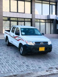 Toyota hilux 2008 مەرزێ مۆدێل ٢٠٠٨ بێ بۆیاخ گێرو مەکینەوئەکسلی بەشەرتە...