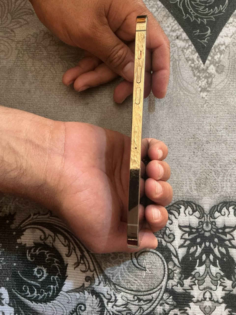 12 برو ماكس ذاكرة 256نظيف شخط مابيه بطاريه 86مكان بغداد سعره 475بيه مجال بسيط ***********
