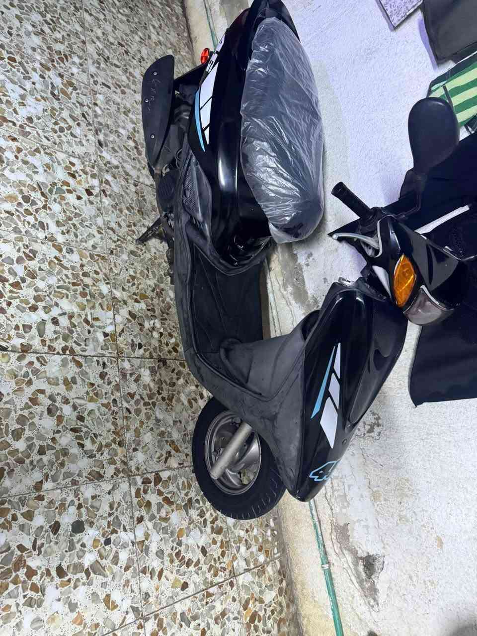 يلا جفريز للبيع مكان بغداد بالحبيبيه دراجه رامبا جديده ***********
