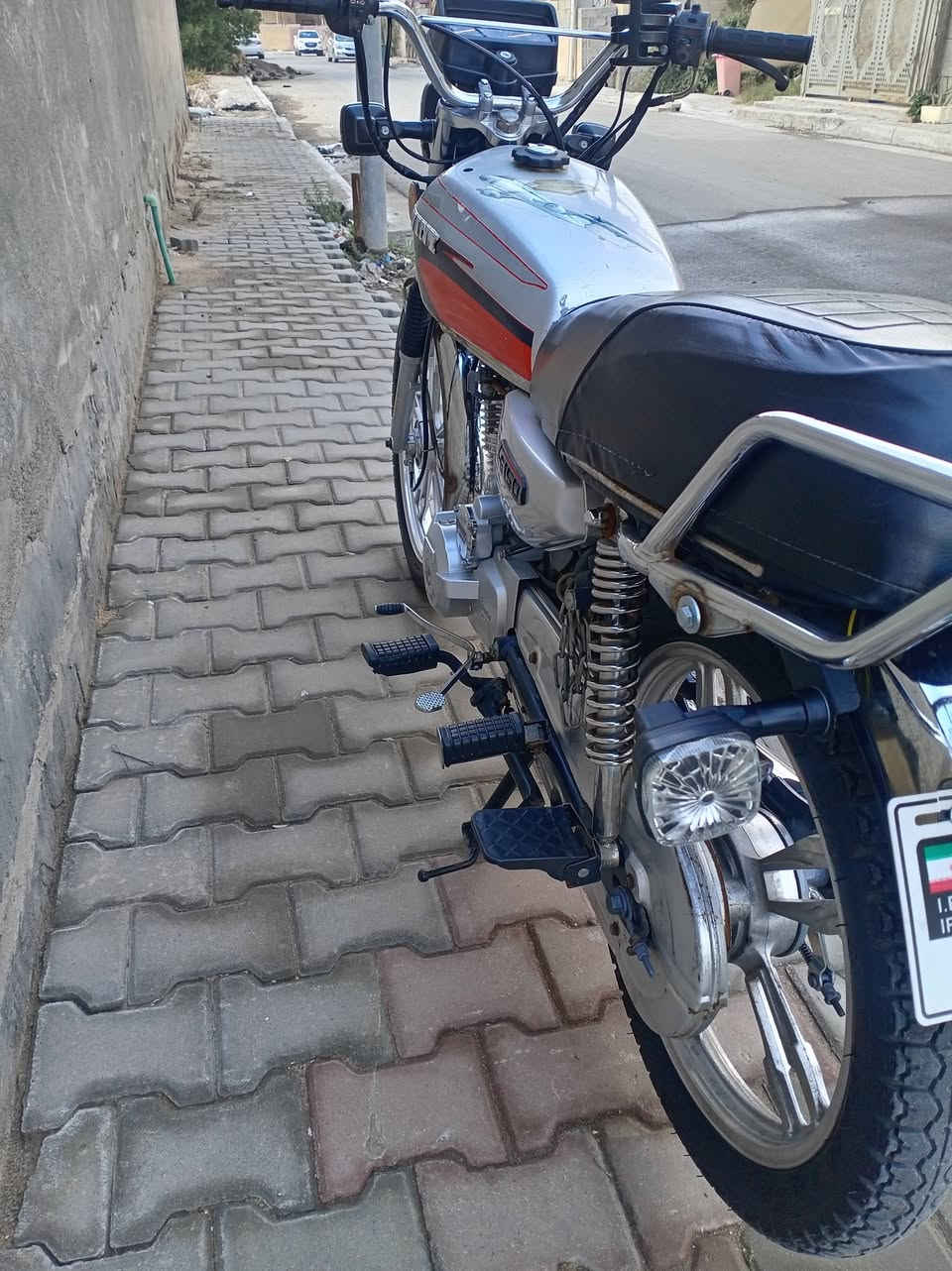 سلام عليكم دراجه سيفان موديل 21 دراجه أوراق كامله محرك بلادي مامفتوح فقط تفيلس درجة كهربائيات كلهة شغاله قفل أستيرن
العنوان بغداد المحموديه
الاستفسار ***********
سعر البيع 575 وبيه مجال
