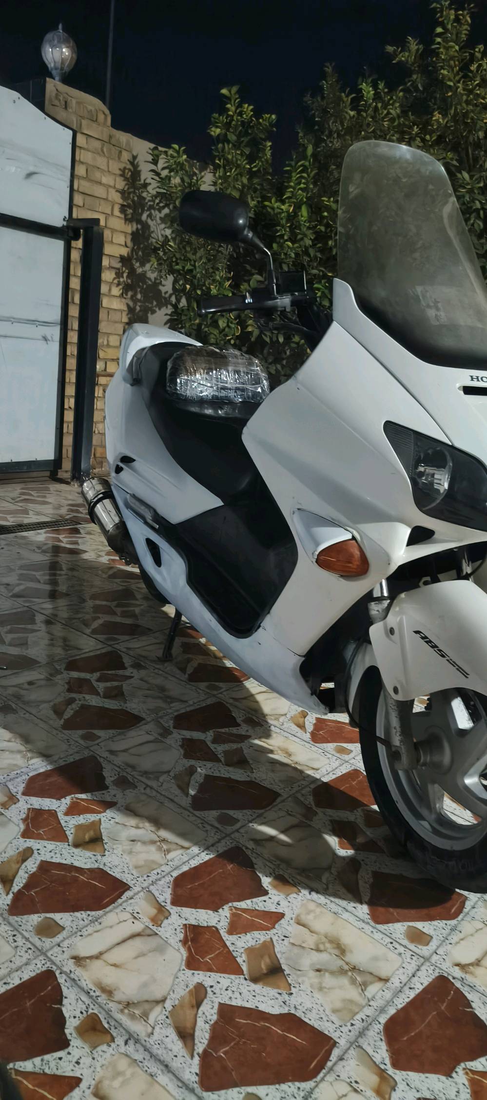  فوزه صفر سته  (لعابه) دراجه بلاديه مكفولة من تاير لتاير 
1-اول شي دراجه واحد كوت

2-محرك مكفول

3-منفيس موجود

4-نضافة 90٪

5-Abs شغال

6-لايت جنطه شغال 

7-زر الازدحامت شغال

8-دكمه تشغيل واطفال

9-وياه صندوق وخوذه

...... 

سعر مو ١٢ ورقه لا (850) وكلشي مذكور وكاتبة شراي لاتعبني 

***********
