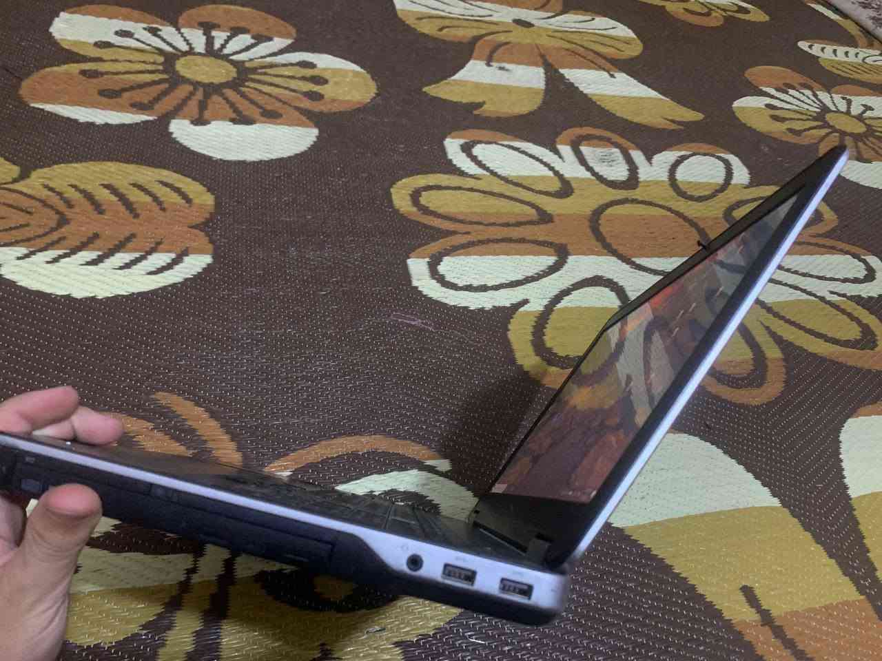 السلام عليكم للبيع dell e6540
المواصفات ..
١-معالج core i5 4300m 
2- رام 8gb 
3- هارد 256 ssd 
4- تحتوي كارتين داخلي وخارجي اتشغل gta 50 fps 
-خارجي amd radeon 8790 2gb 
-داخلي شير ٢ كيكه
5-يجي معه الحاسبه شاحن وجنطه
6-الحاسبه خاليه من كل عيب ونضافته ٩٠ بلميه مكاني كركوك وعدي توصيل تفحص قبل متطي فلوسك اي عيب ارفض الحاسبه وخلاص السعر ١٩٠ الف قفل


**إذا كنت صاحب هذا الإعلان وتريد حذفه لأي سبب، رجاءا أرسل رسالة إلى الدعم الفني**