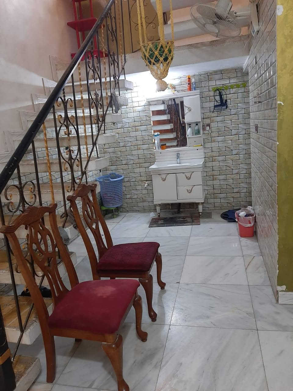 كود AG 274

🏡 دار للبيع مقابل قيادة الشرطة
📐 المساحة: 200 متر
↔️ الواجهة: 10 متر

📌 التفاصيل:
▫️ الطابق الأول: غرفة مع الملحقات
▫️ الطابق الثاني: 3 غرف
📞 للتواصل 
***********
اسامه ابو مصطفى 
‏تابع قناة أعمار للعقار في واتساب: https://whatsapp.com/channel/0029Vb7TVNn2ZjCuSde4pu1L
قناه تلكرام 
https://t.me/EmarAqar
