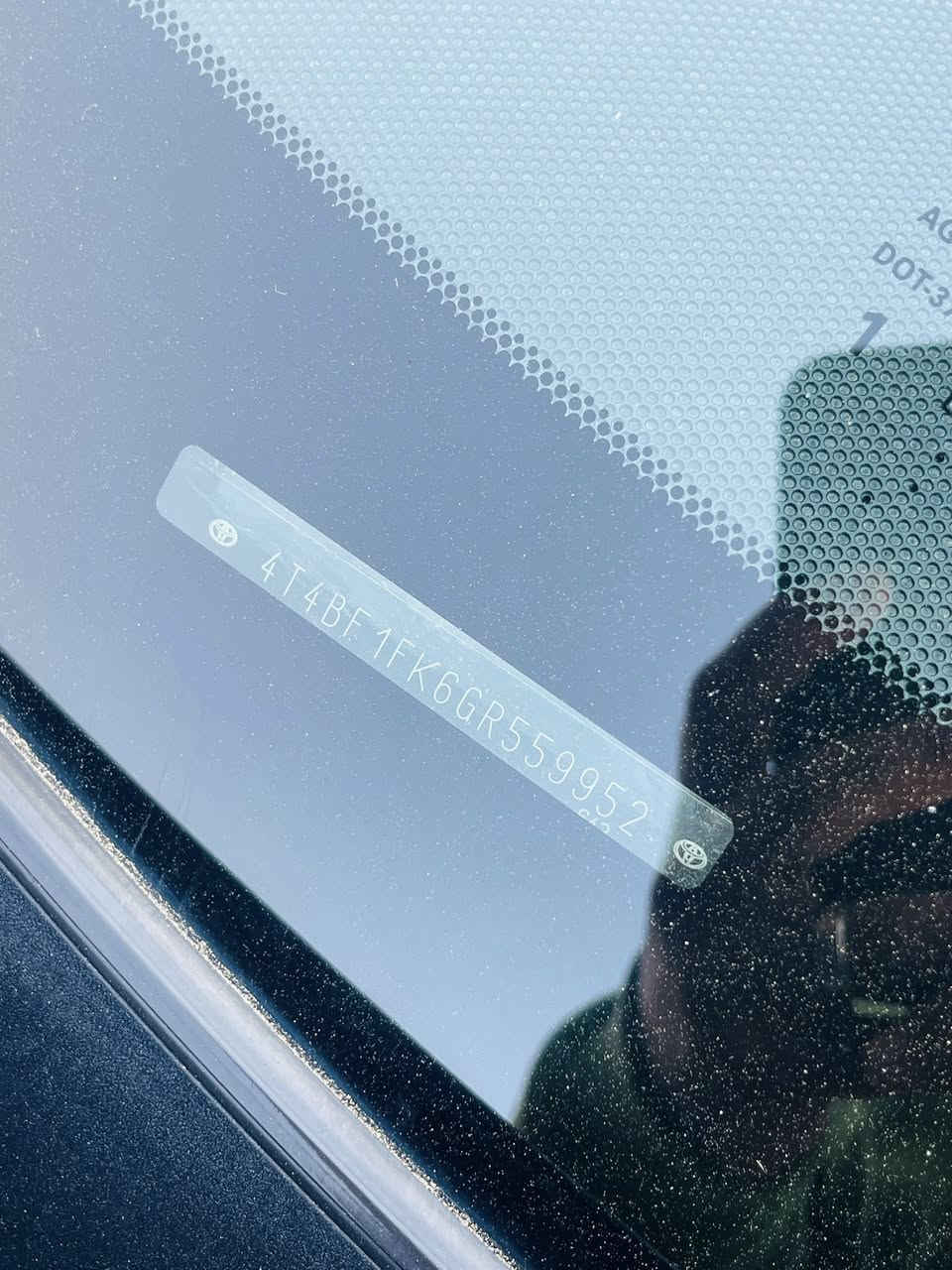 سلام عليكم وينهم الي يدورون نضيف كامري 2016LEداخل رصاصي حادث باب سايق مبدل بلادي سياره بدون قطرت صبغ مكينه وكير بلاديه ما ممدود عليه سبانه ربع مابيه مصرف سعر 148وبيه مجال 
للأستفسار ‭0780 079 7042‬
