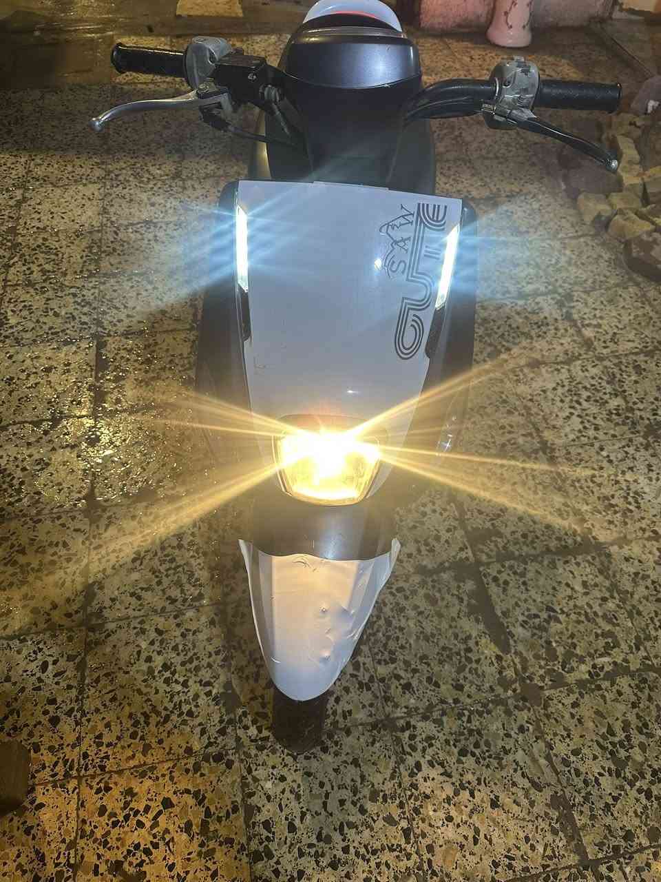 السلام عليكم دراجه بوليسي امتياز جديده بمعنه الكلمه نص نكره سلف هندر أشاير كلوبات كله شغال خرسه الدراجه ربع ما تصرف عليها شلعه ومعدل خير من الله عداد الاكتروني شغال قفال ستيرن صندوك جوزتها الاصليه لا تبخير ولا تنقيص السعر 550 وبيها مجال العنوان بصره مشراك الجديد الرقم ***********
