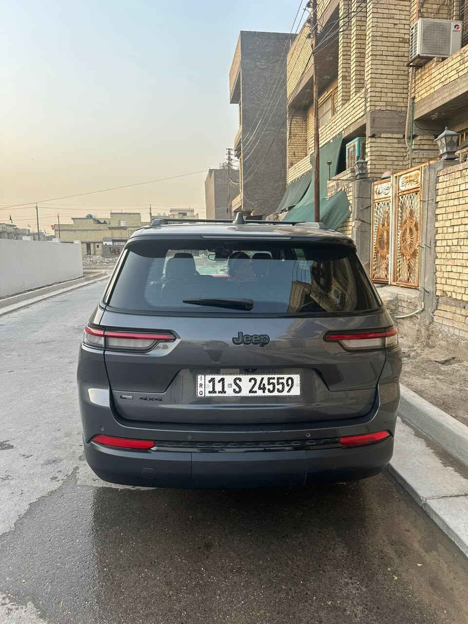 جيب گراند شيروكي بلس 2021 الشكل الجديد. 

كشنات vip ٠
رقم بغداد  ماشيه ٤٤  الف    ٠
كامرات اماميه وخلفيه دواره ٠
محرك ٦ سلندر ٣٦٠٠ ٠ ٠
رادار امامي ٠
رادار جانبي ( نقطه عمياء )
نظام المحافظه على المسار ٠
نظام التوقف الذاتي ( مانع تصادم )
نظام الإطفاء الذاتي أثناء التقاطعات ٠
حساسات خلفيه واماميه ٠
صندوق كهربائي شفط ٠
كشنات كهرباء وتدفئة امامي خلفي ٠
تدفئه الاستيرن ٠
شفتات استيرن ٠
مثبت سرعه ٠
شاشه دجتال شاشه اعطال وقراءات رقميه ٠
لايت زنون مع لدات ٠
أشاير بالمري ٠
كير ماوس ٠
كشن خزن ميموري ٠
دخول ذكي بدون مفتاح ٠
فتحه سقف ٠
دفع رباعي 4*4
تشغيل عن بعد ٠
ويل قياس 20 انج ٠
نظام الخرائط GPS

الحدث جداً بسيط حتى الدعامية الامامية نفسها البلادية ، الحادث صاير فقط ع التاير وصابر طخة خفيفة براس الشاصي فقط ، يعني السيارة تعتبر كلين ونظيفة بمعنى الكلمة. 
السعر 29500$
***********
