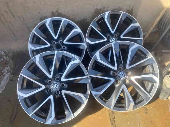 السلام عليكم
مكلف بالنشر
تخم ويل كب حجم ١٧ كورولا 2020/2024 نظافة 100/100
السعر ٤٠٠ الف دينار وبي مجال بسيط
للاستفسار 
‭٠٧٧٠ ٨٤٠ ٩٤٨٤‬
