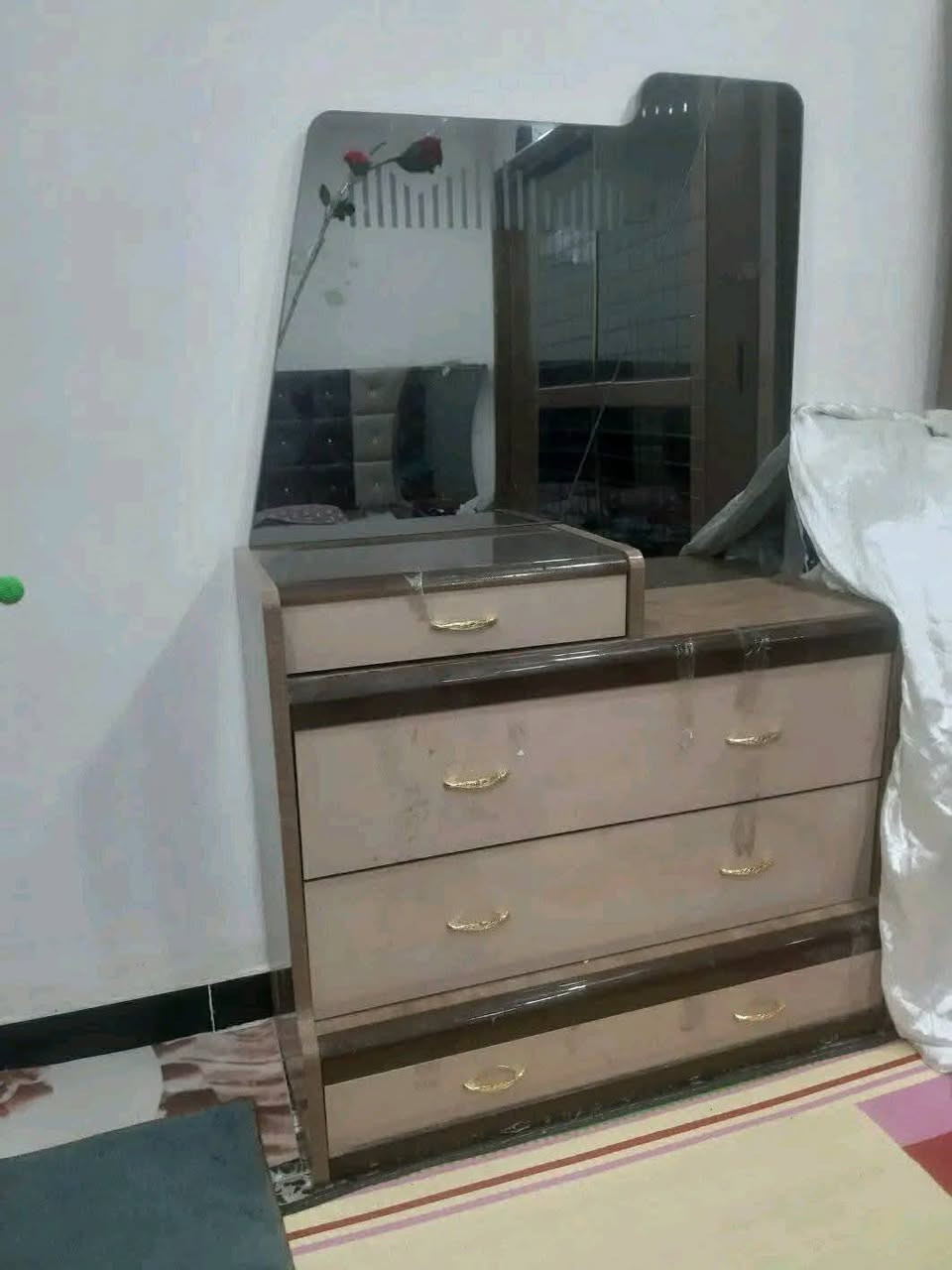 غرفه نوم ١١ قطعه تركي مو ماليزي نظيفه
سرير خزنه كنتورسلايت ملحق 
عنوان الشعله
***********
سعر 550 وبيها مجال
