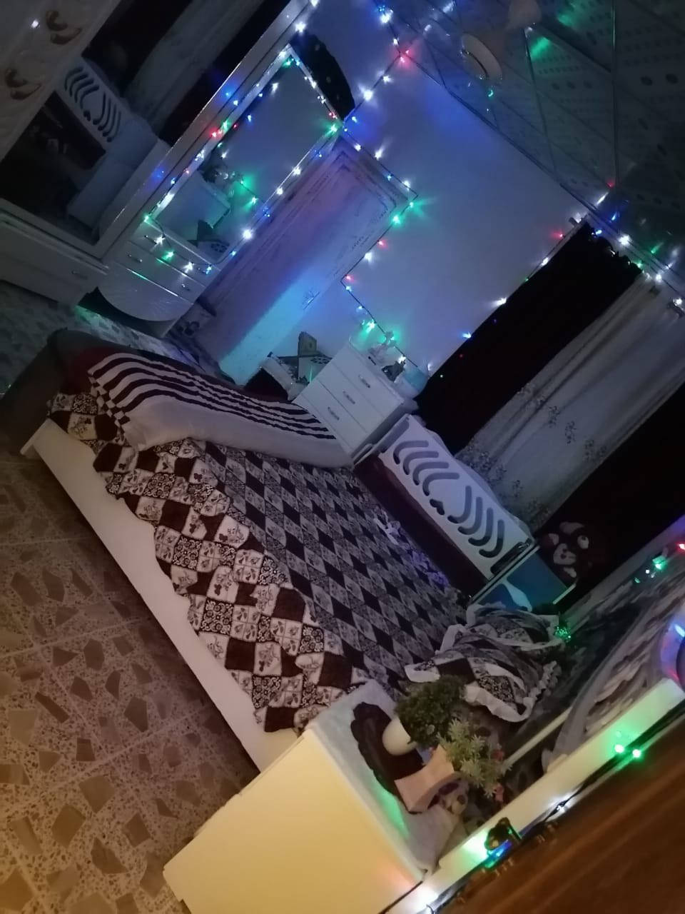 سلام عليكًُم

غرفه نوم تصميم تركي 
الون ابيض مطعم بذهبي 
الشغل عراقي صاج 8 قطع المتانه
الغرفه تحتوي على 12 القطع الموجه بلصور
بلواقع احلا وانظف من الصور

العنوان / ديالى - بعقوبه
التواصل / ***********
