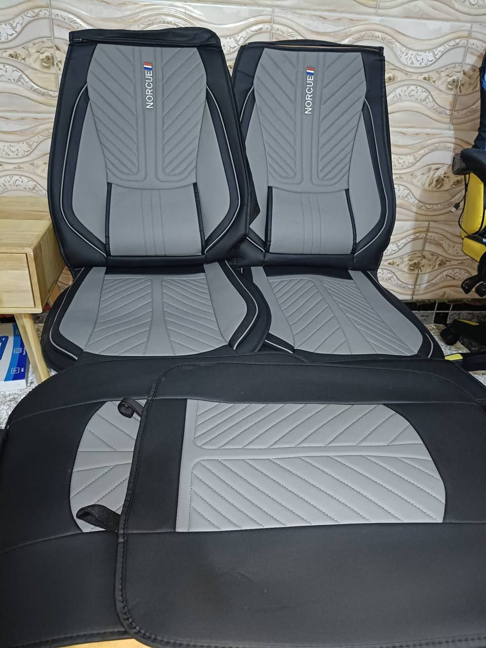 غطاء كشن سيارات جلد أصلي السعر 40الف والله اسعارهن كله فوك 60 شوف وراجعلي مكاني بغداد الاحسينيه واكو توصيل جميع محافضات العراق


**إذا كنت صاحب هذا الإعلان وتريد حذفه لأي سبب، رجاءا أرسل رسالة إلى الدعم الفني**