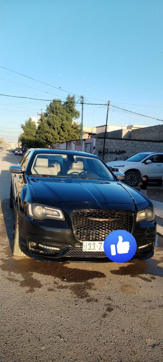 اوباما  C 300اصل16 مرمز 22 معاملة ماشية من المرور والهزة باقي كمرك ومنتظر القرار فتحة تدفئة كشنات كير ماوس السيارة كفالة بدون اي حادث اوتبديل كير مكينة تبريد كهربائيات لايت ثلجي كلة مكفول  تخم ويل بوليسي  خير من الله السعر ١٥٥ مكاني بغداد الشعب ***********
