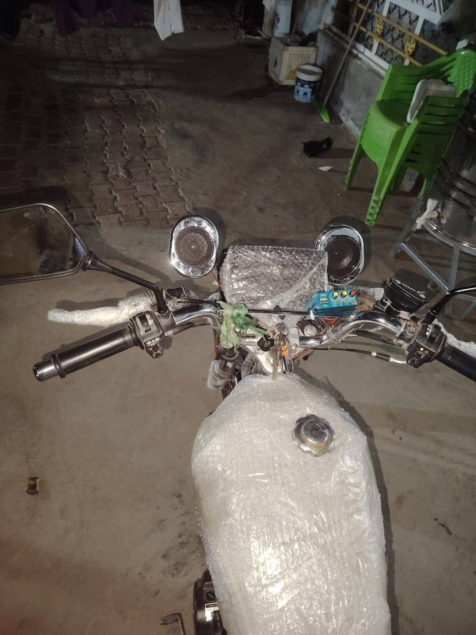 السلام عليكم دراجه للبيع سفانه موديل 25 اوراق اصولي ماكينه 200 دراجه مقفوله كفاله عامه المكان صويره السعر 850 وبيها مجال ***********
