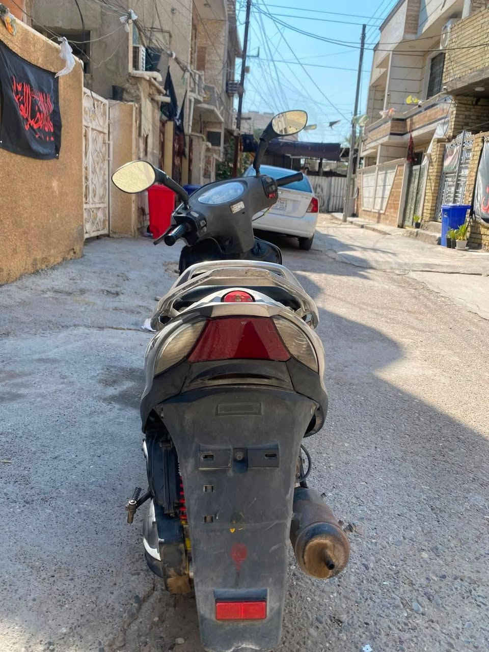 السلام عليكم 
ماكس 140 نظيفة كلش 
محرك ناعم 
نكرة سلف وهندر 
كهربائياتها كلها كاملة 
قفل ستيرن وقفل كشن كلة شغال 
للبيع بلاااش بـ300 وبيها مجال للشراي 
مكانها بغداد 
***********
