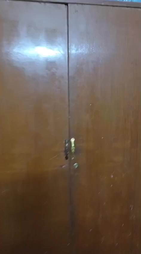 كنتور نظيف 6 بيبان يحتاج الى بعض الصيانه القليلة بسعر 75 الف دينار 
***********
***********
