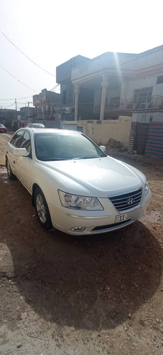 سلام عليكم سوناتا خليجي للبيع موديل (2010) فول مواصفات فتحت سقف تحكم ستيرن جهتين اي بي اس سياره جديده كلش سنويه جديده رقم جديد هزه جديد تحويل ثاني يوم  السياره كفاله عام محرك مكفول على وضع الشركه محرك (2400)  السياره كلش جديده  
سياره ماشيه 180الف
 الهاتف (‏‪0776 580 7507‬‏
