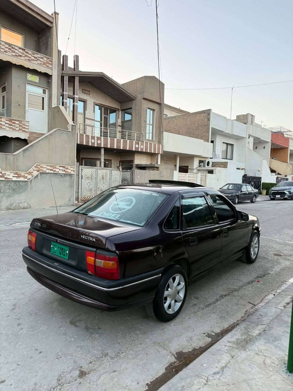 ئەو ئۆپلە بۆ فرۆشتن گێرومەکینە بەشەرتە مەکینە 20ئەوڕوپی مودیل 1992سیارەکە هیجی نیەو بەس عامە بۆ جوانی ئاڕمو سەنەوی بەشەرت ئاڕم دەهۆک پلاستیک ڕەقەم ***********

