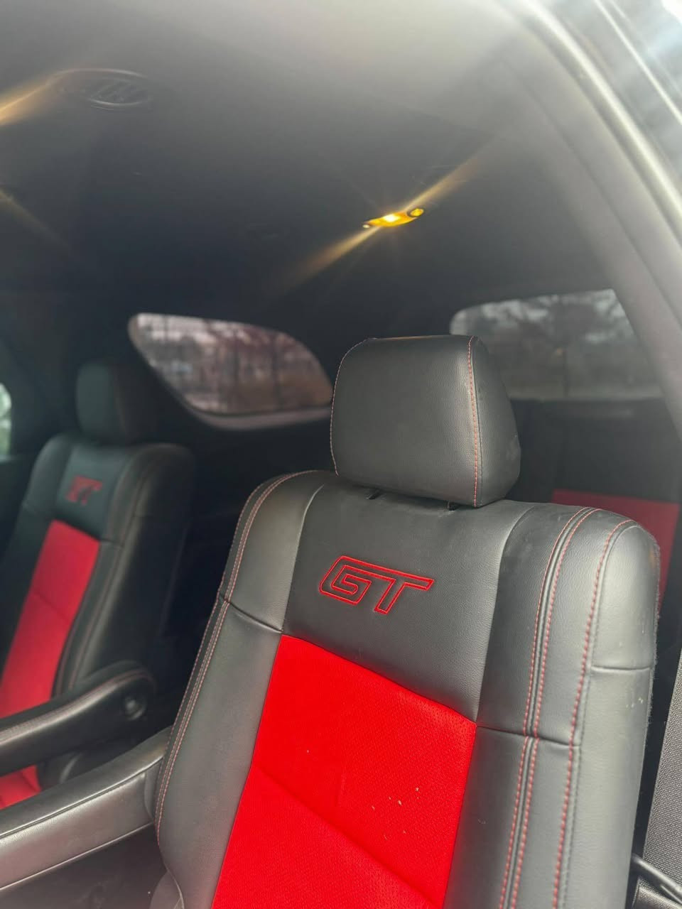 السلام عليكم
دوج #دورنكو GT 

السياره اربيل ب اسمي 

لون اسود

المواصفات

الموديل :2023

المحرك : 3.6L . V6  (ستة سلندر)
كير صدر كلة كفاله

تايرات بحالة ممتازة

مصابح امامية زنون مع LED مع كشافات دعامية زينون

بصمات عدد 2 للأبواب مع بصمة جنطة وبصمة تشغيل وتشغيل عن بعد
جنطة كهرباء

غرفة السيارة جلد لون اسود واحمر vip

رادار امامي مع مانع تصادم

حساس خلفي اصل

تحذير الخروج عن المسار

تحذير النقطة العمياء

سستم صوت

تدفئة مقود القيادة

مقود رياضي مع تحكم كهربائي

كامرة خلفية دوارة اصل مع الستيرن

شاشة الدشبول الحجم الكبير 10.1 انچ

نظام ملاحة GPS

گير شفتر ستيرنك 

تحكم فول كهرباء لكرسي السائق والراكب 

سستم صوت

تشغيل عن بعد

دفع رباعي 4*4

إطفاء وتشغيل اوتماتيكي

تحكم ستيرن جهتين بلوتوث وحاكية وكروس سرعة وتحكم صوت 

نظام ABS مانع انزلاق
بعد بيها هواي مواصفات

السيارة كفاله عامه بدون صبغ
بدون شخوط وبوارد

مكانها بغداد المنصور

السعر المطلوب :277

واتساب : ***********
