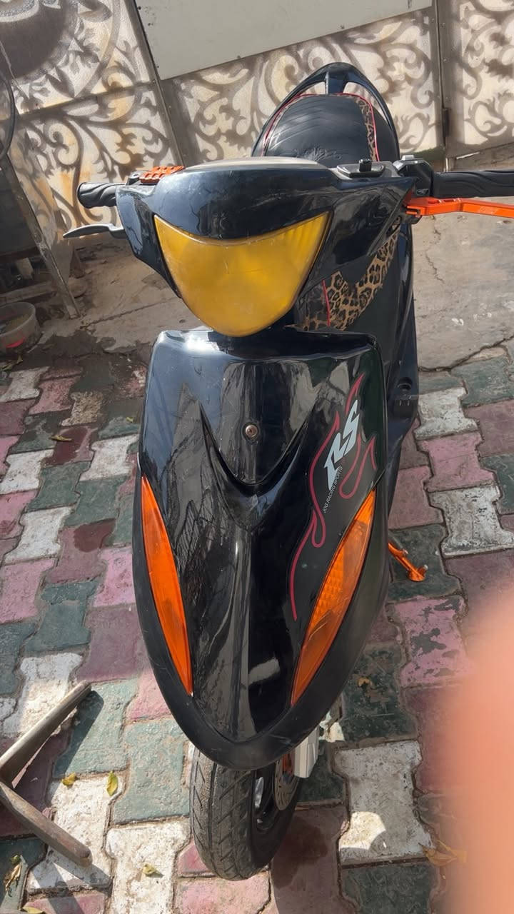 سلام وعليكم دراجه ماكس عدله نضيفه كلش شغاله سلف وهندر وبيه تزود  ودراجه بلادية برغي ممفتوح كلشي شغال السعر 450 مكاني بغداد المنصور الرقم ***********
