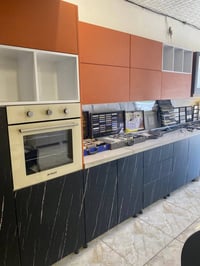 مطبخ الشركة للبيع بسعر 850 الف   العرض 350 والارتفاع225ستندر الداخلmdf...