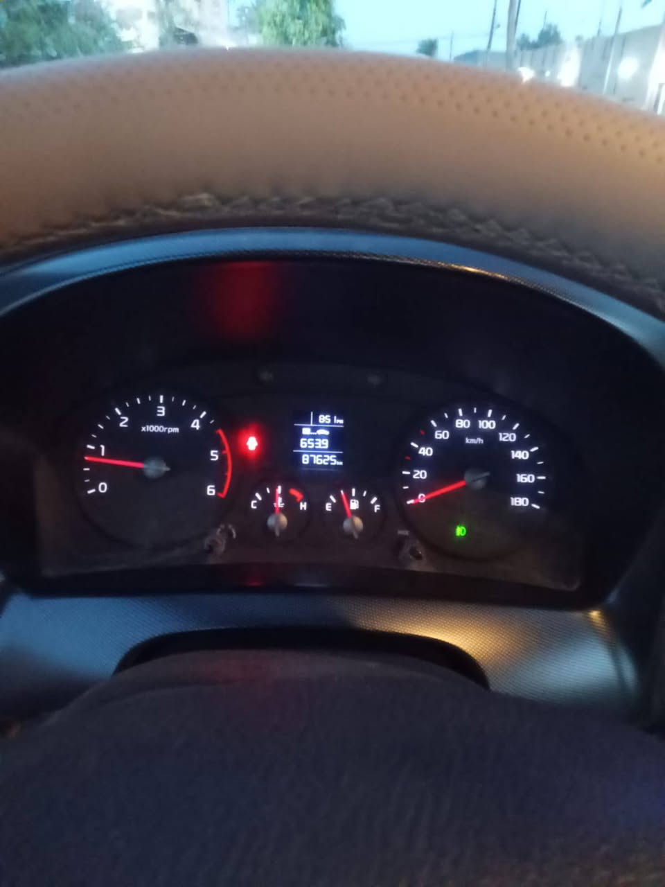 سياره فحل موديل 21 مكفوله كفاله عامه ماشيه 6239 مامحوه مكان بغداد رقم السياره بغداد ***********
