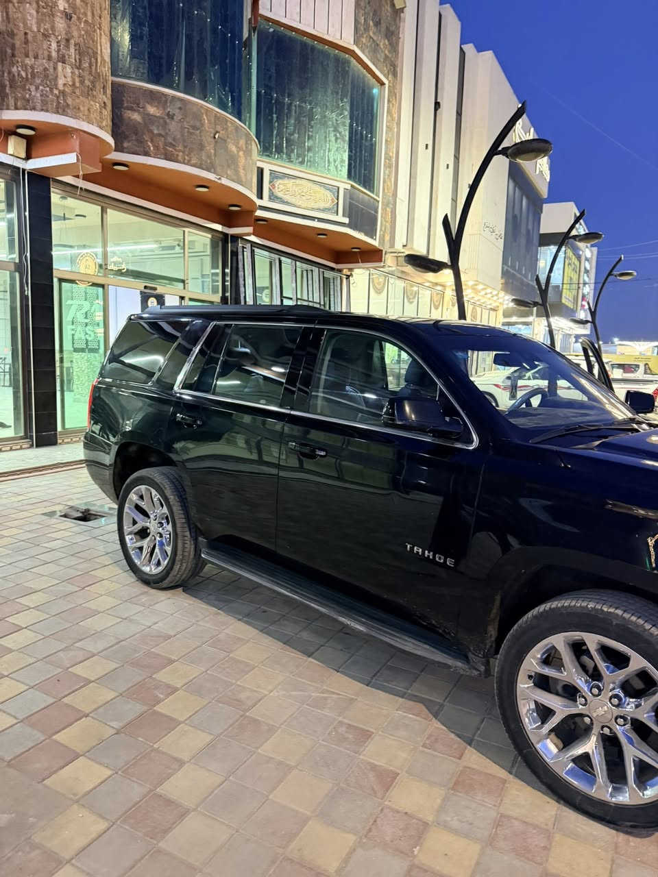 السلام عليكم شوفرليت تاهو موديل 2015 /فئتة LS/ خليجي مكفولة عد شبر جوه قبغ البانزين  /قوة المحرك V8 سلندر / السيارة جدآ نظيفة ماشية/ 248 الف / رقم بغداد تحويل مباشر  /مكاني الرمادي /بيع فقط /السعر 32/ 
 رقم الهاتف: ‭0777 097 7477
